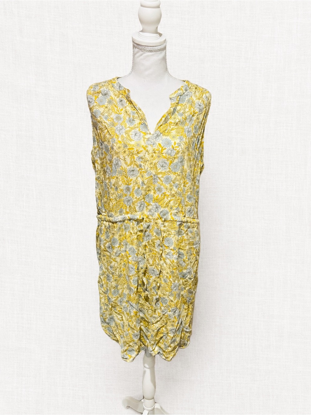 Denver Hayes Yellow Floral Sleeveless Dress